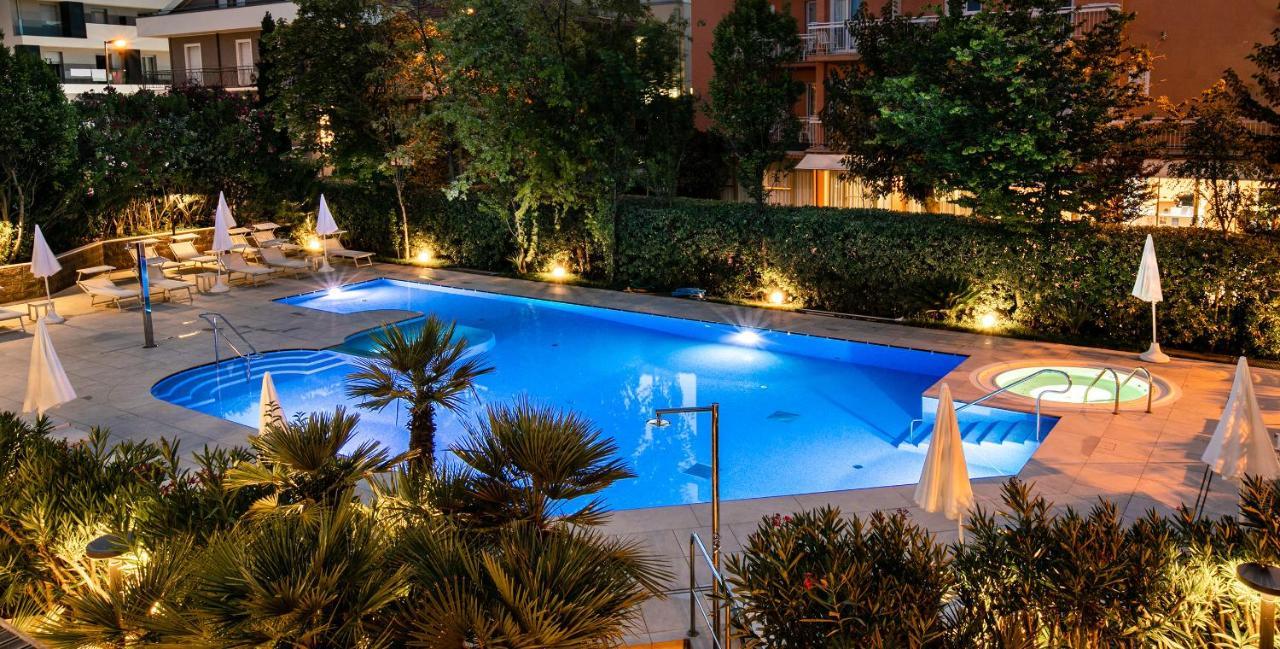 Hotel Maddalena Riccione Esterno foto