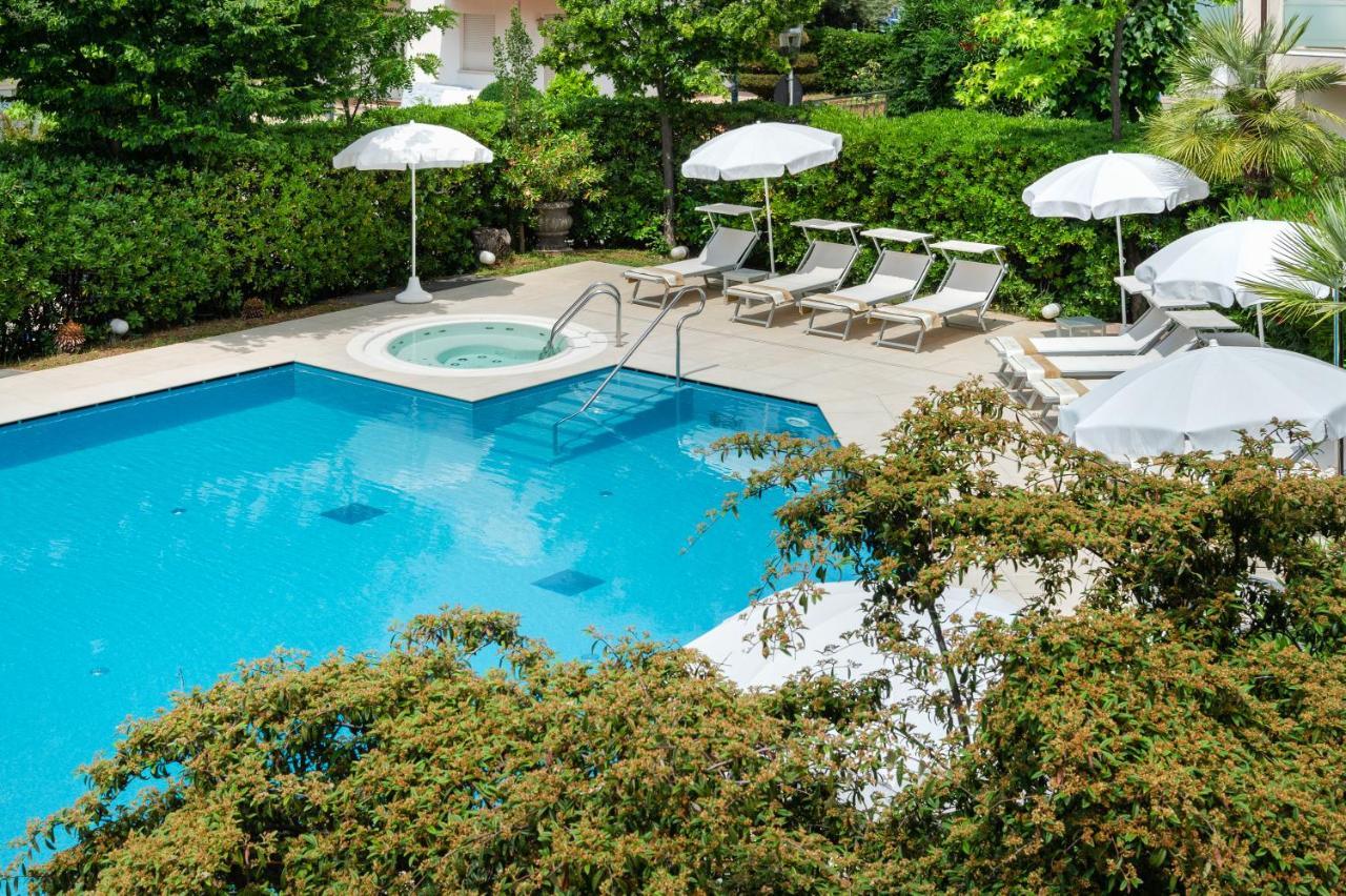 Hotel Maddalena Riccione Esterno foto