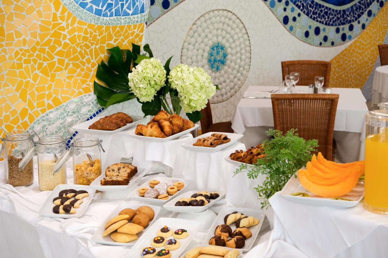 Hotel Maddalena Riccione Esterno foto