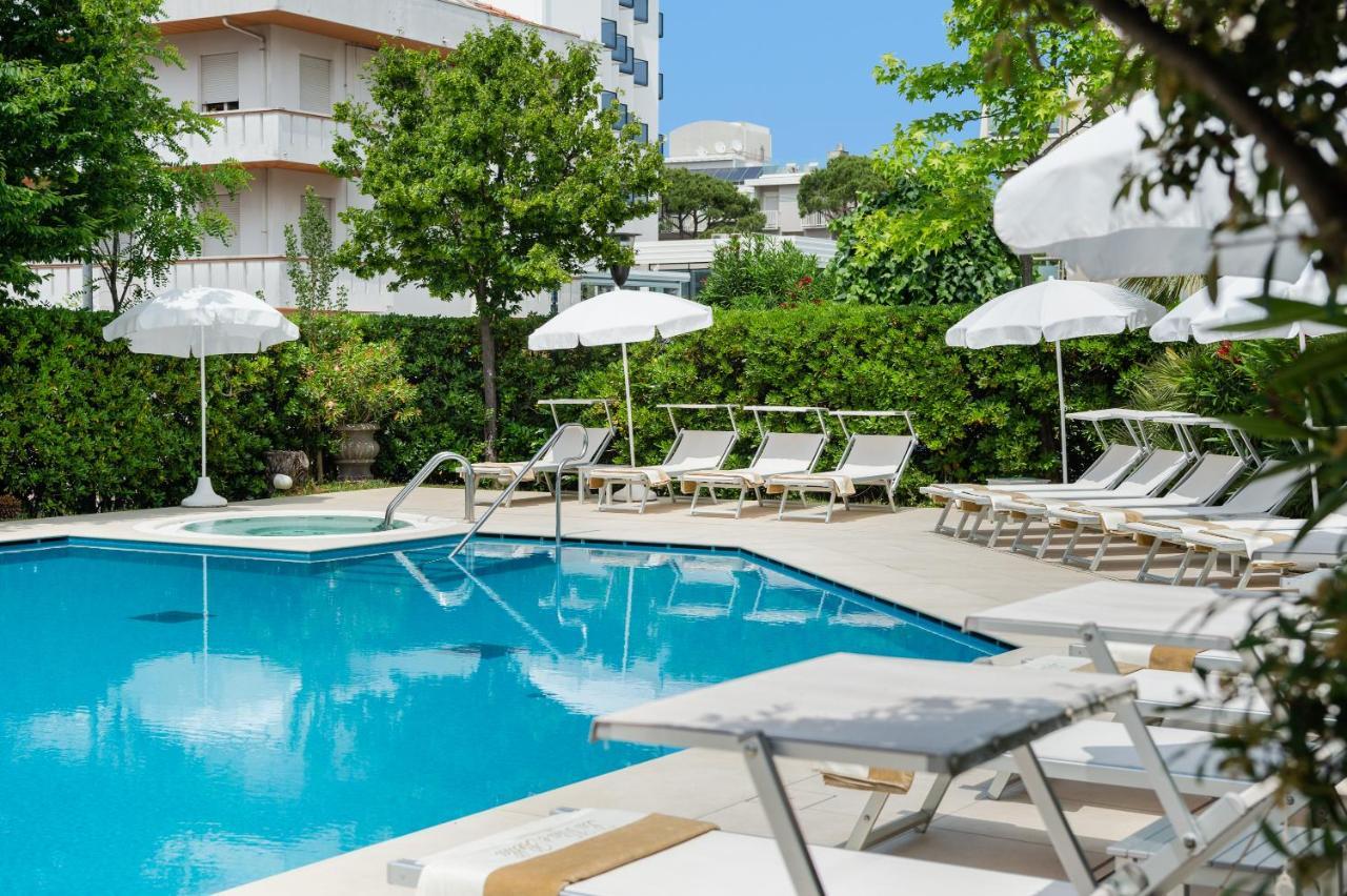 Hotel Maddalena Riccione Esterno foto